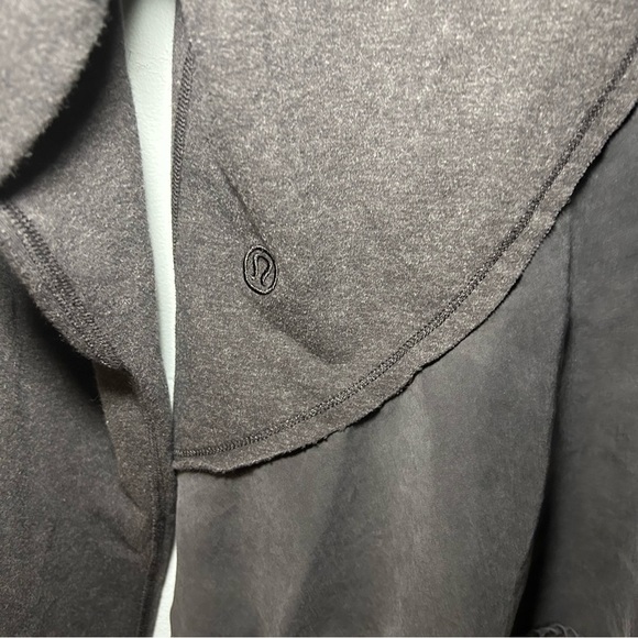 Lululemon Athletica Dark Gray Pull Me Over Hoodie Size 4 - Picture 8 of 12